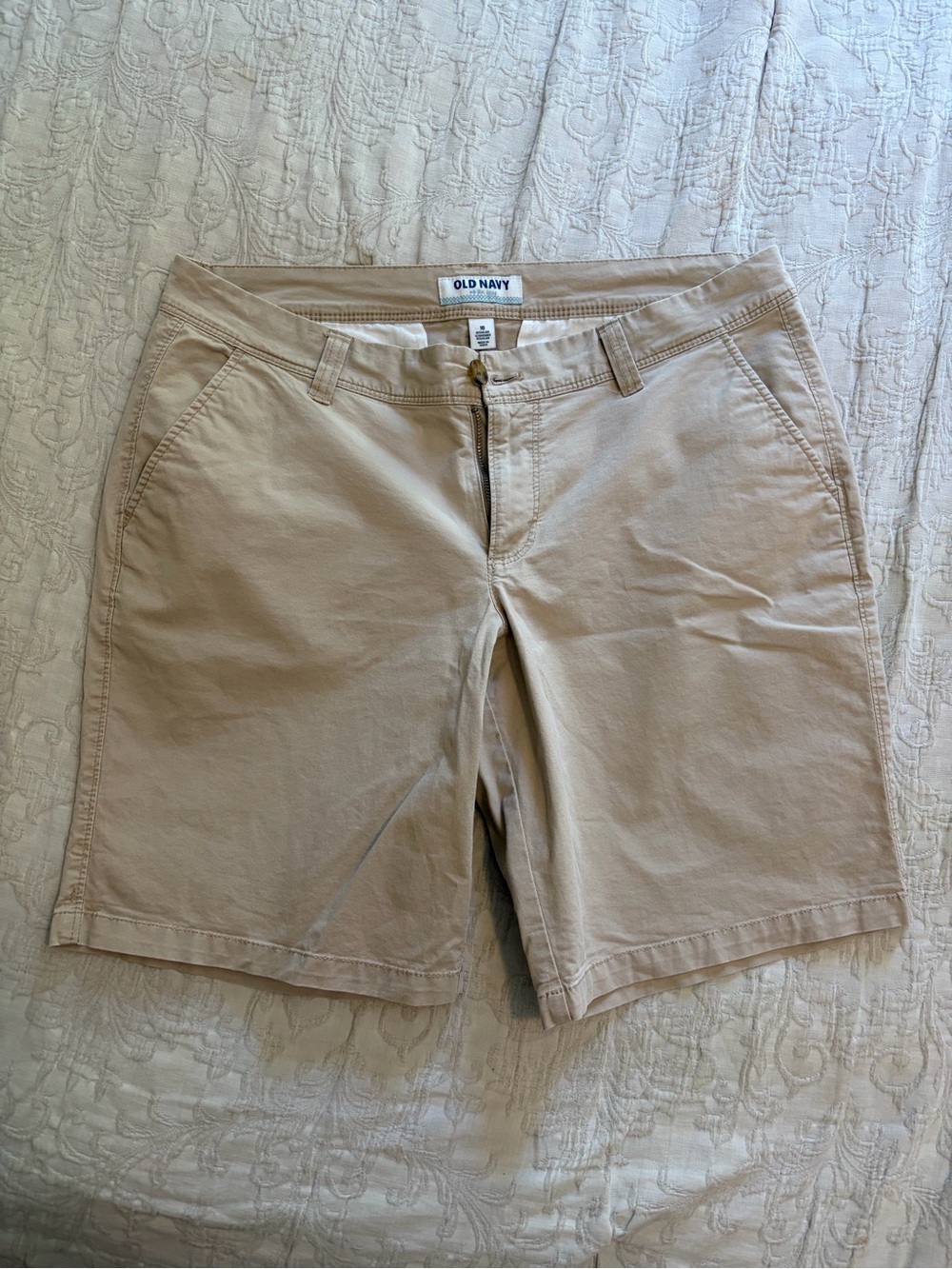 Old Navy Khaki Women's Chino Shorts